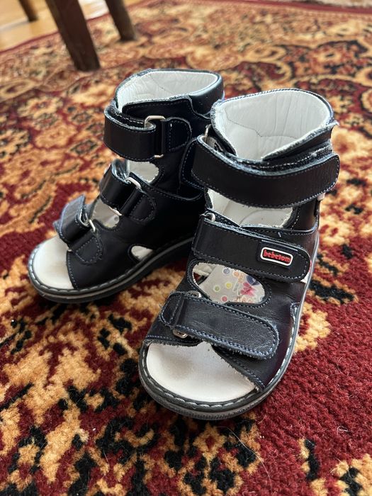 Ортопедические сандалии