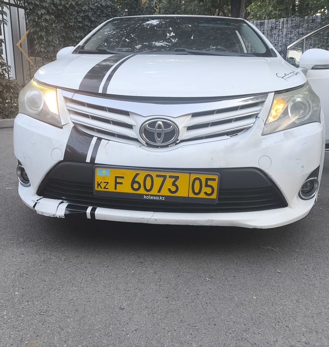 Toyota Avensis 2012г