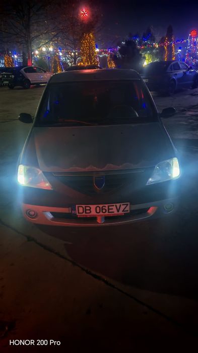 Vând Dacia Logan