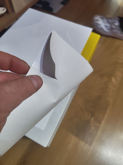 Самозалепваща хартия А4 за принтер