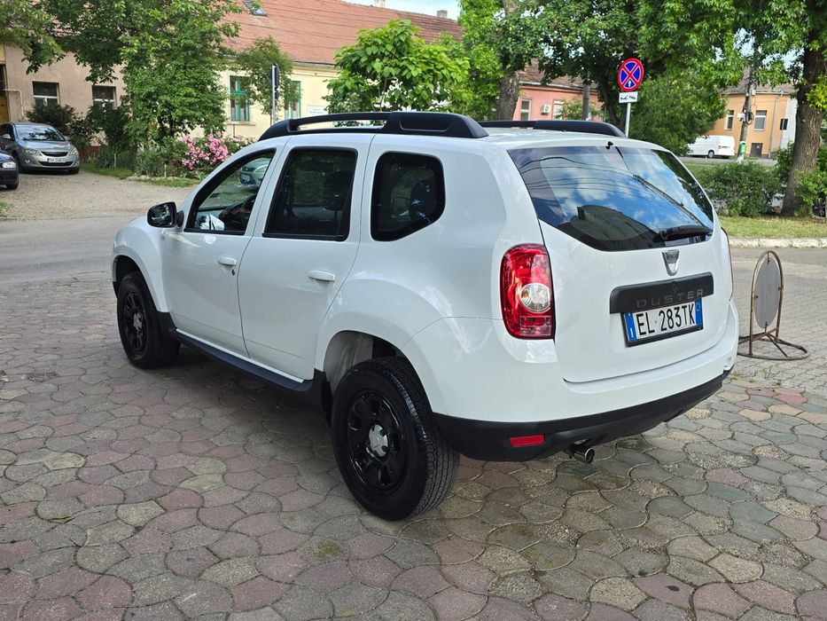 Dacia duster an 2013 1.6  16 valve benzina si GPL de fabrică  acte de italia preț 3300 euro