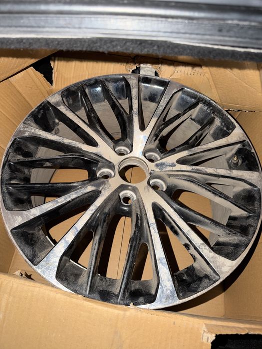 Продам диск от Камри 75