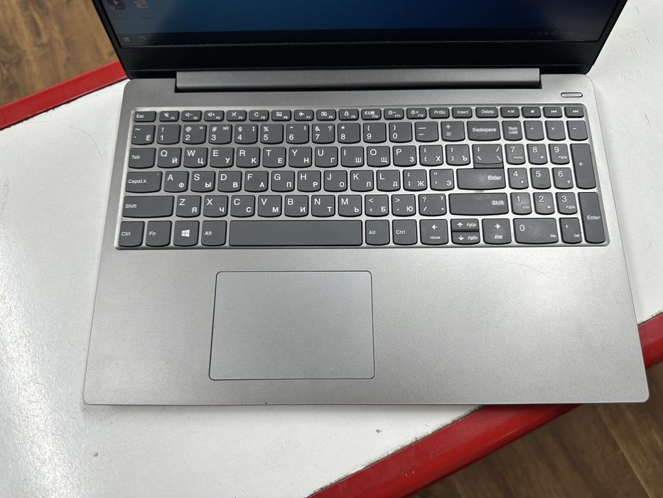 Lenovo ideapad-3 330S