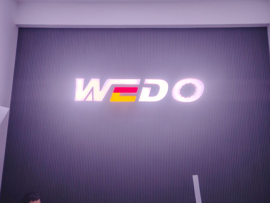 Bukva, banner, orakal tashqi reklama