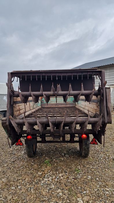 Mig Gunoi Remorca gunoi împrăștiat