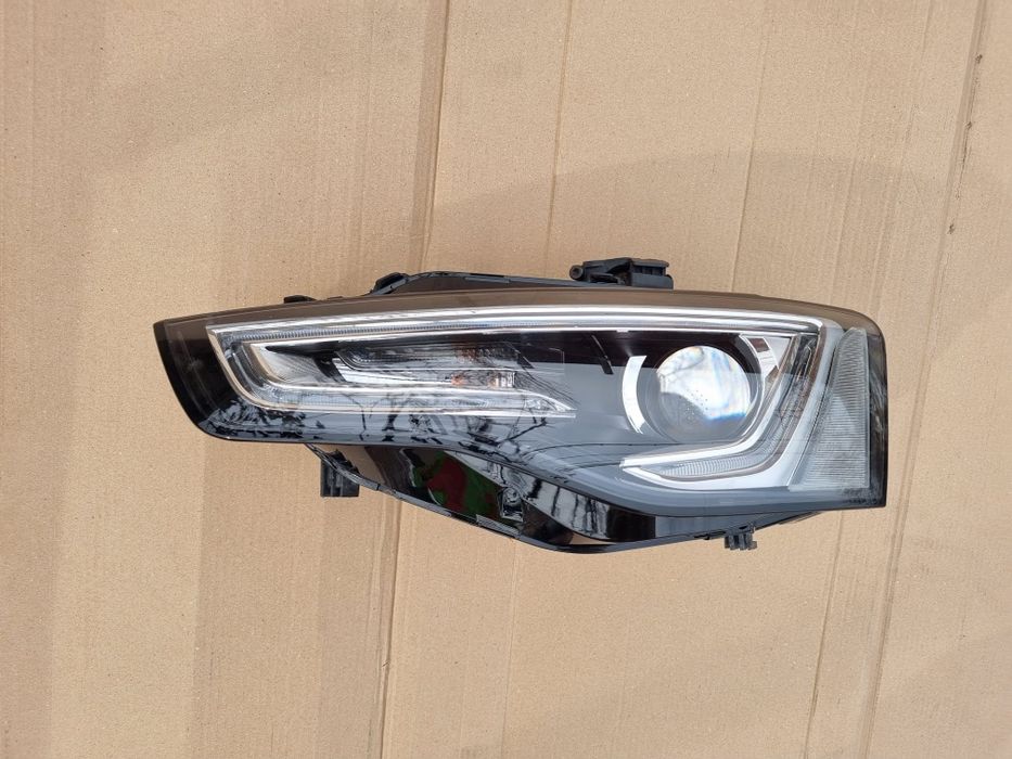 Far stanga Audi A5 Europa - sticla/fibre noi