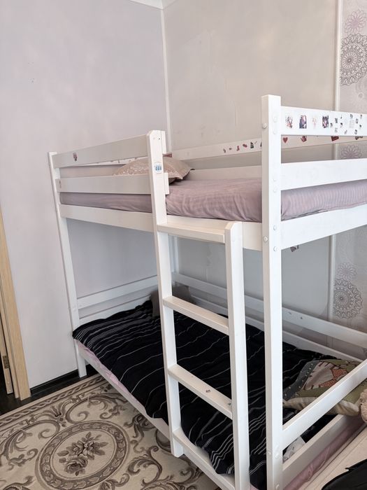 двухъярусная детская кровать