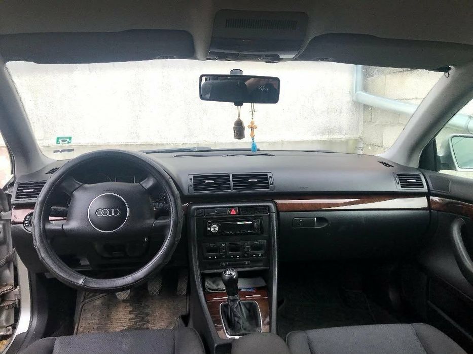 Продавам Ауди а 4 б 6 2001г.комби