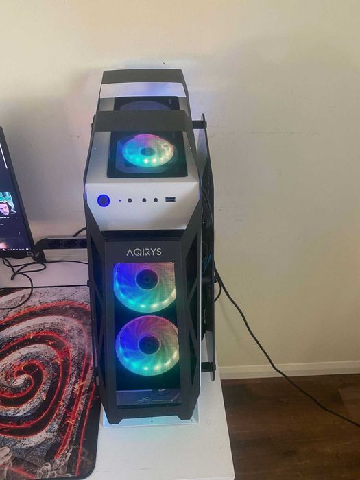 Pc gaming o luna folosit