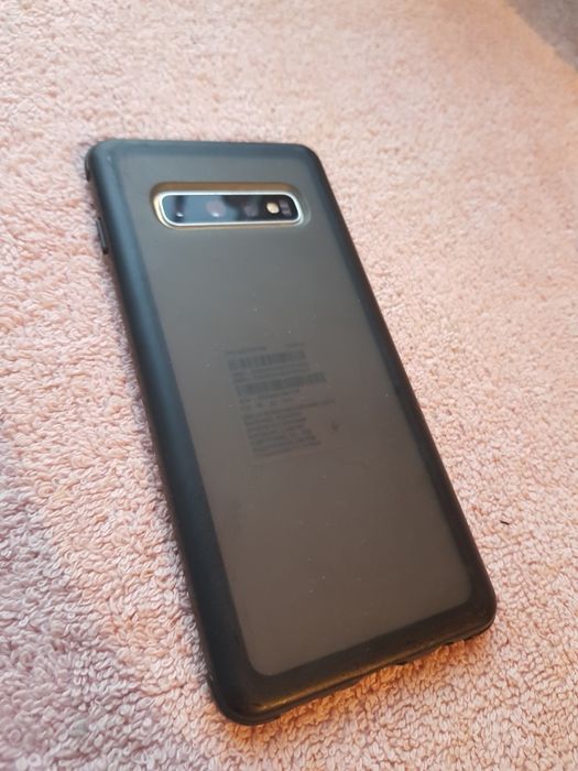 Смартфон Samsung S10+ продам