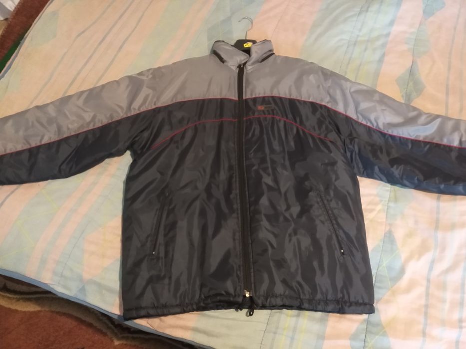 Дрехи,яке,шума. Нова