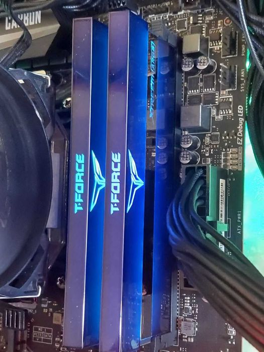 32GB DDR4 4000Mhz - Corsair Dominator Platinium, Corsair Vengance RT, T-Force Xtreme