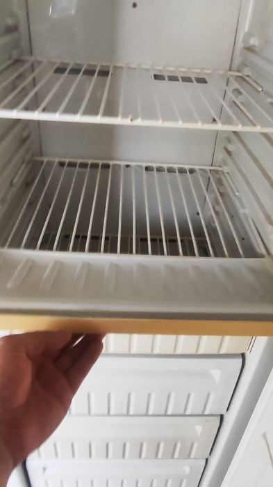 Продам морозильник Индезит .