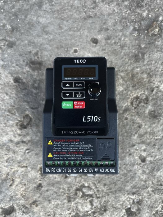 Invertor 220v/380v 0,75kw