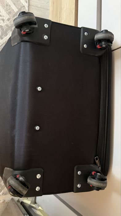 Чемодан большой