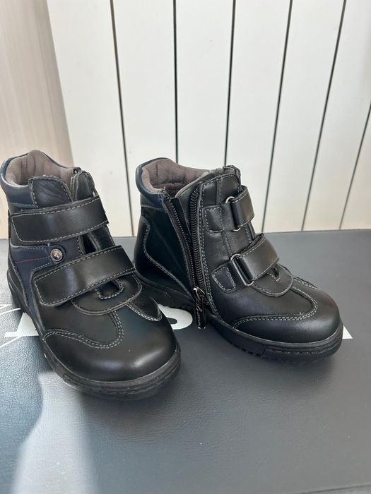 Детские ботинки.