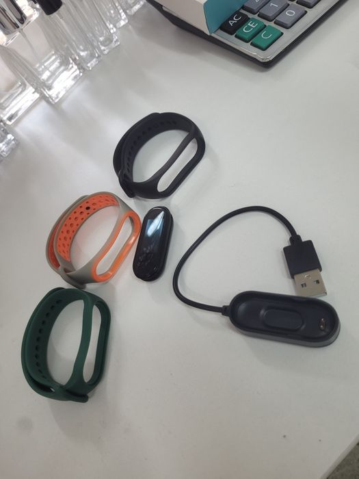 продам mi band 4