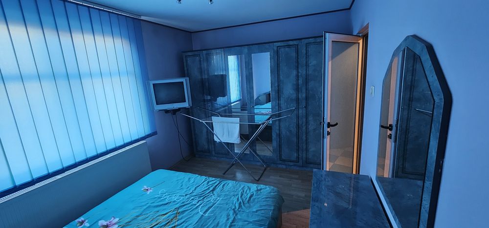 Vând apartament centru
