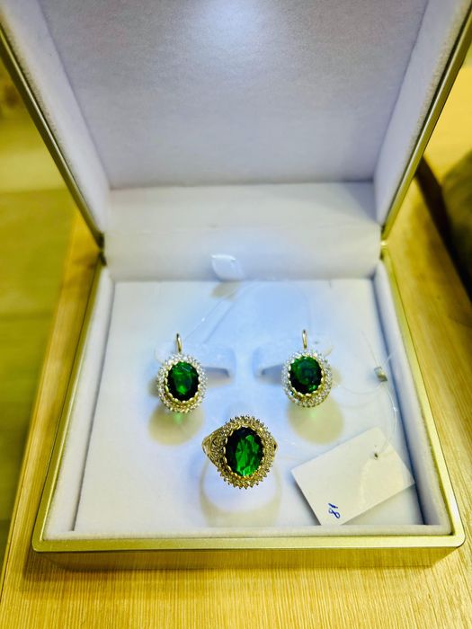 Продам набор с бриллиантами