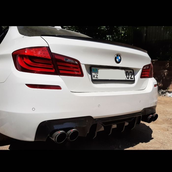 Диффузор в задний бампер BMW F10 M Performance