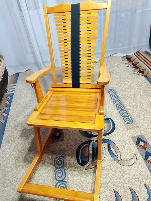 Продам кресло качалку