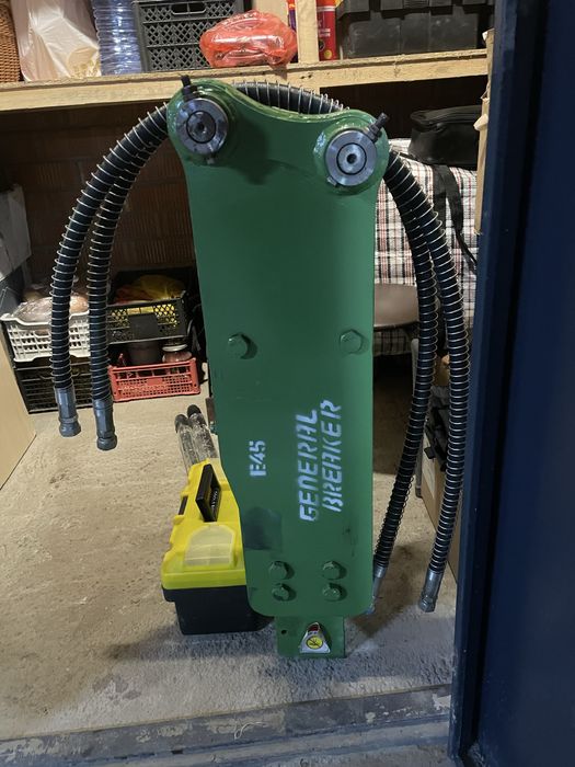 Гидромолот на мини экскаватор