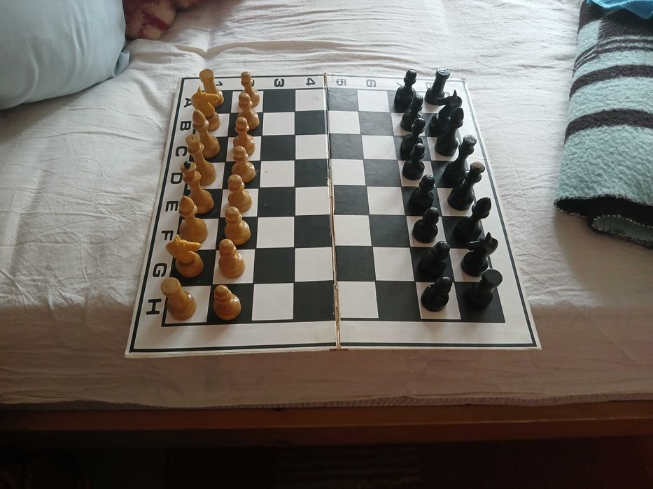 Продавам стар шах