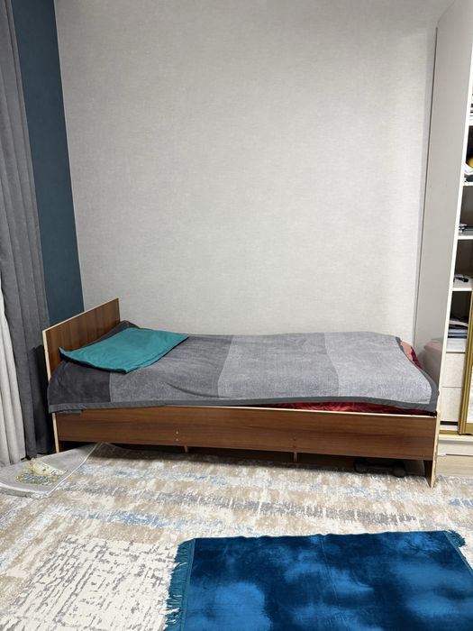 мебель, кровать односпальные есть 2