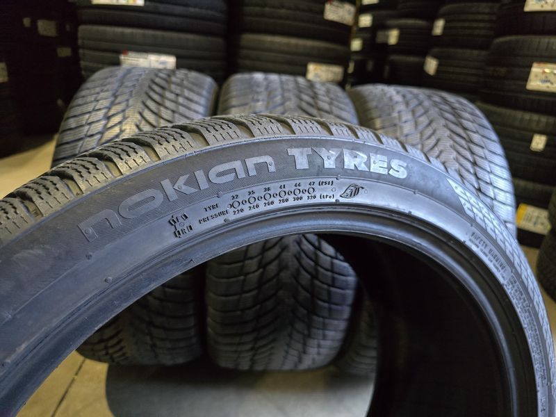255/40/19//245/40/19 NOKIAN