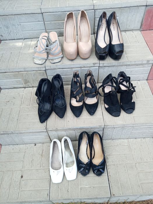 Туфли и кроссовки женские