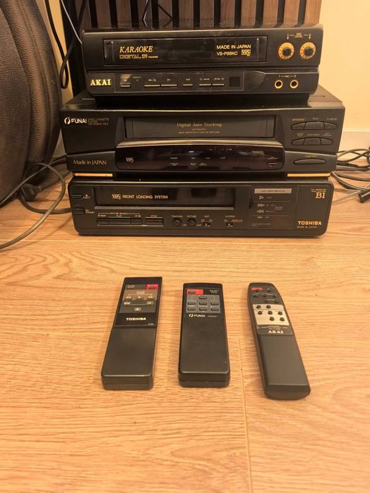 Видео VHS плейър с дистанционно Toshiba / Funai / Akai