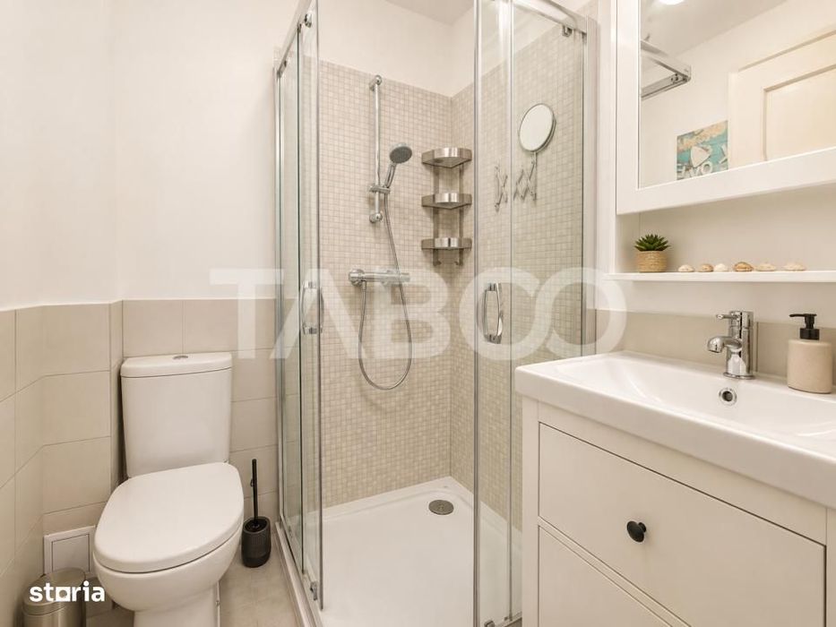 Apartament de vanzare 4 camere balcon boxa lift bloc nou zona Centrala