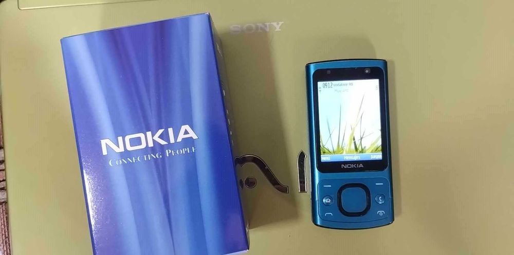 Vand nokia 6700s in cutie - ca NOU !!