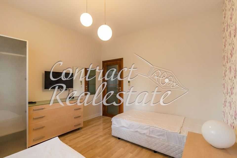 Луксозен Тристаен Обзаведен ВИНС !