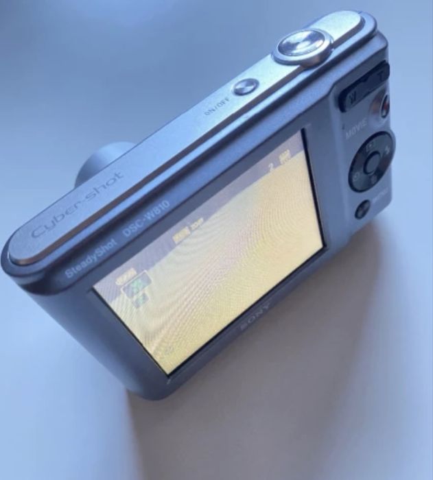 Sony DSC-W810 / 20 MP