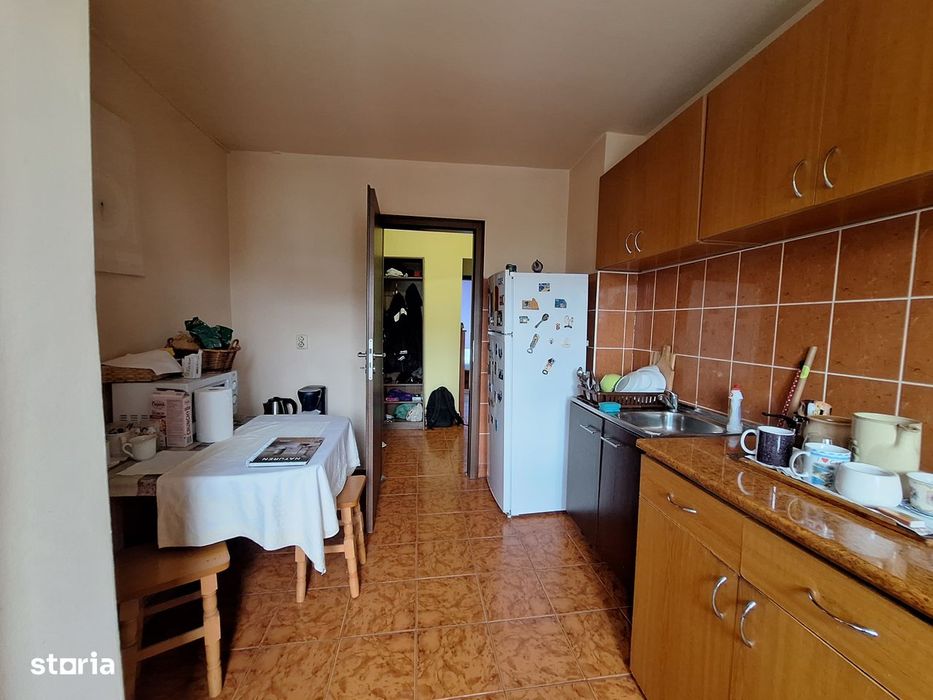 Oportunitate! Apartament 3 camere - decomandat - etaj 3 - Aradului