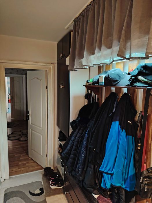 Vând apartament cu două camere