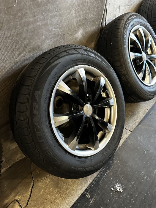 185/65/14 Комплект резины с дисками.