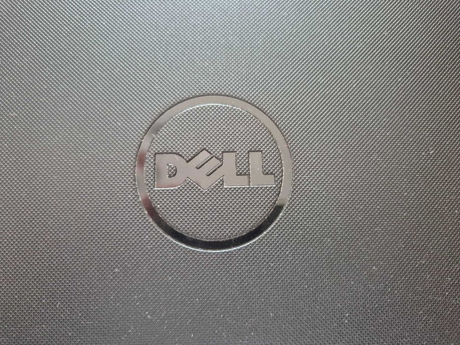 Лаптоп Dell Inspiron 15
