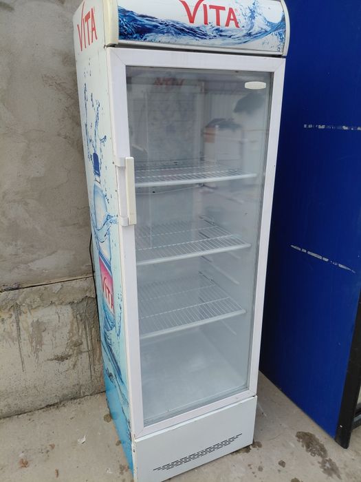 Холодильник работает Доставка есть