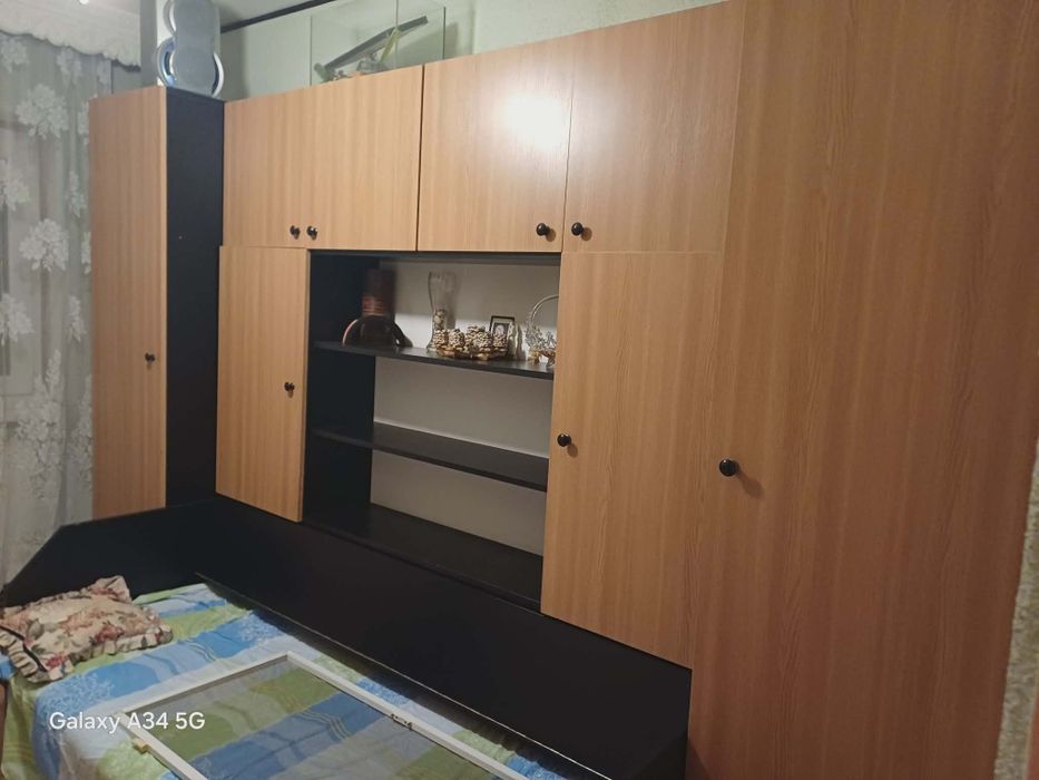 Vând Apartament 3camere  etajul trei