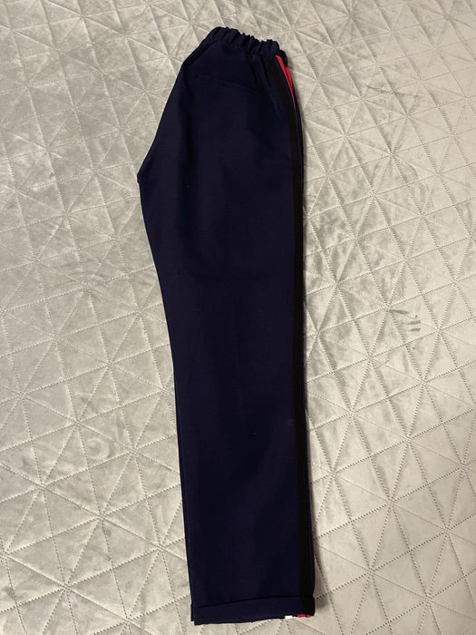 Pantaloni bleumarin Zara,foarte buni
