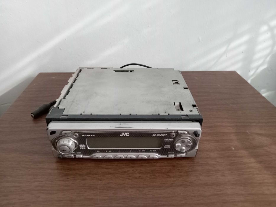 Продавам два CD плеара