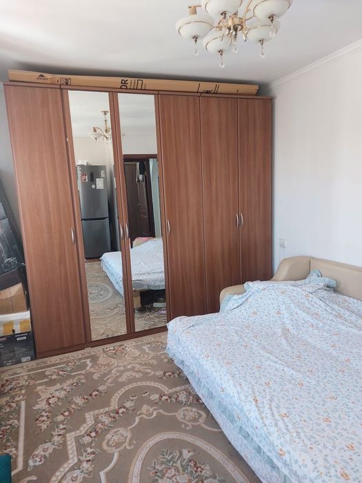 Продам 6-дверной шкаф