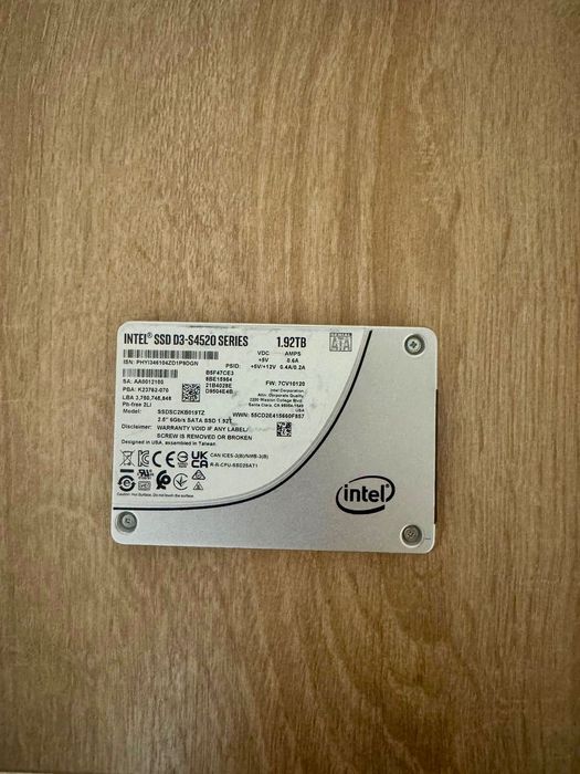 SSD Intel 2TB D3-S4520