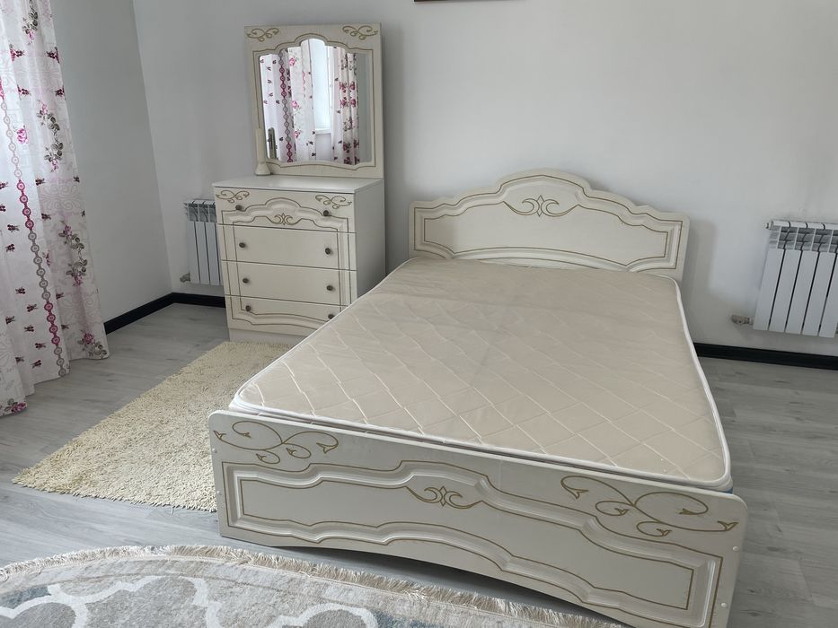 Спальный ганнитур, кровать комод