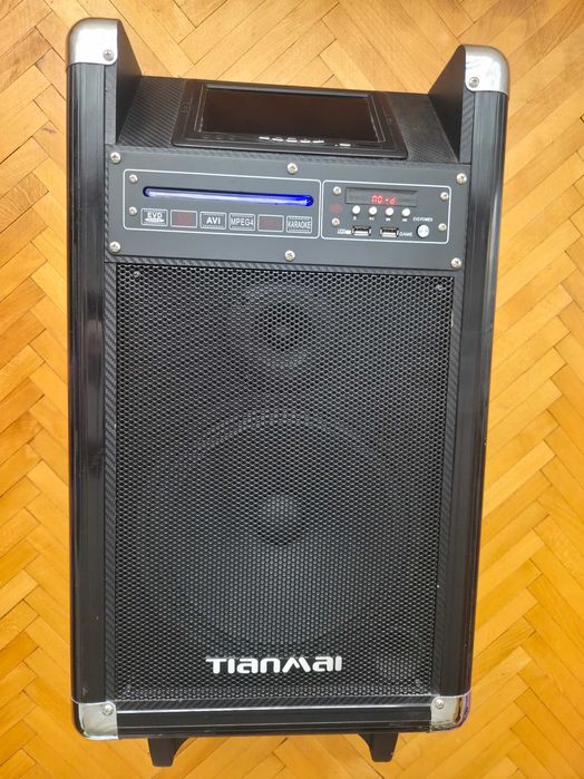 Караоке колона с 7" дисплей и DVD Player