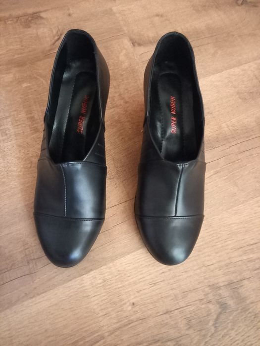 Дамси     обувки