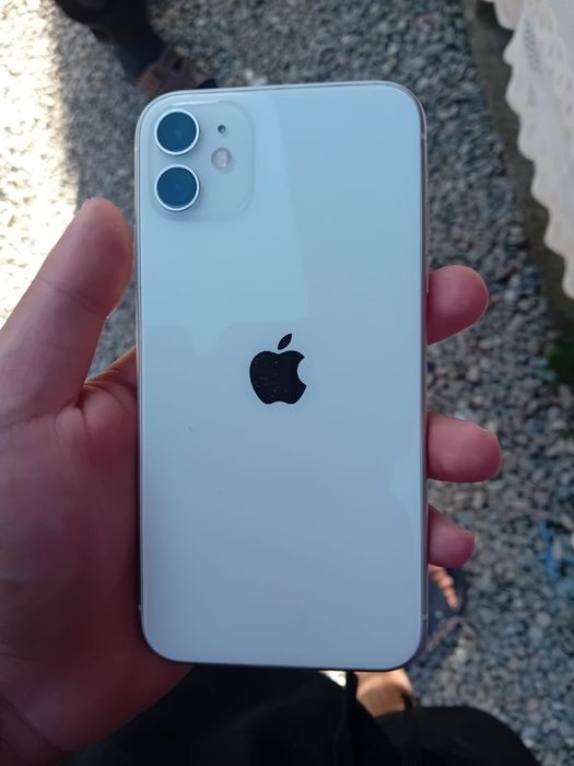 Vand iphone 11 imepecabil fac  si schimb