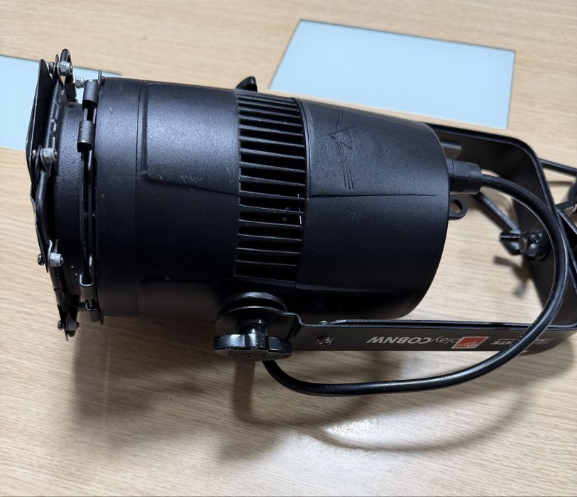 Proiector LED Fresnel profesional